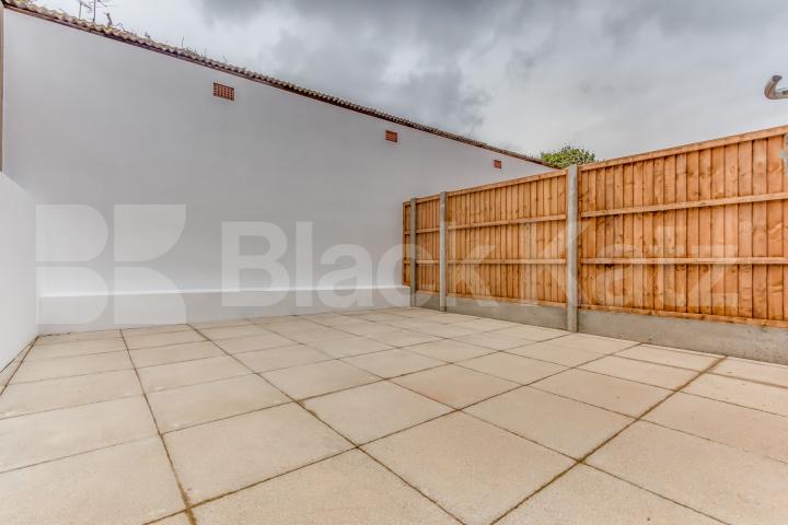 			Stunning Modern Apartment, 1 Bedroom, 1 bath, 1 reception Apartment			 Forest Walk, Muswell Hill